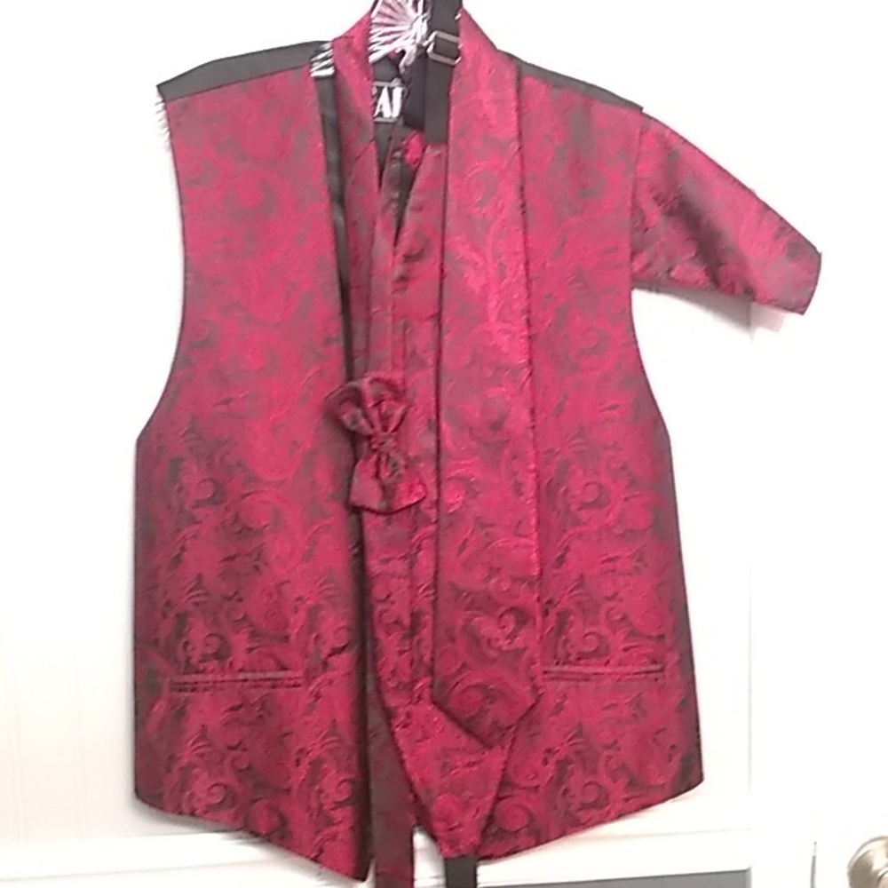 MENS scarlet tapestry vest set